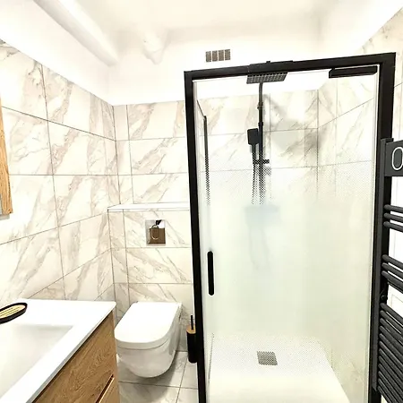 Apartamento 2 Pieces Proche Centre-ville & Plage, Climatise, Parking Inclus - Fr-1-61-645 *